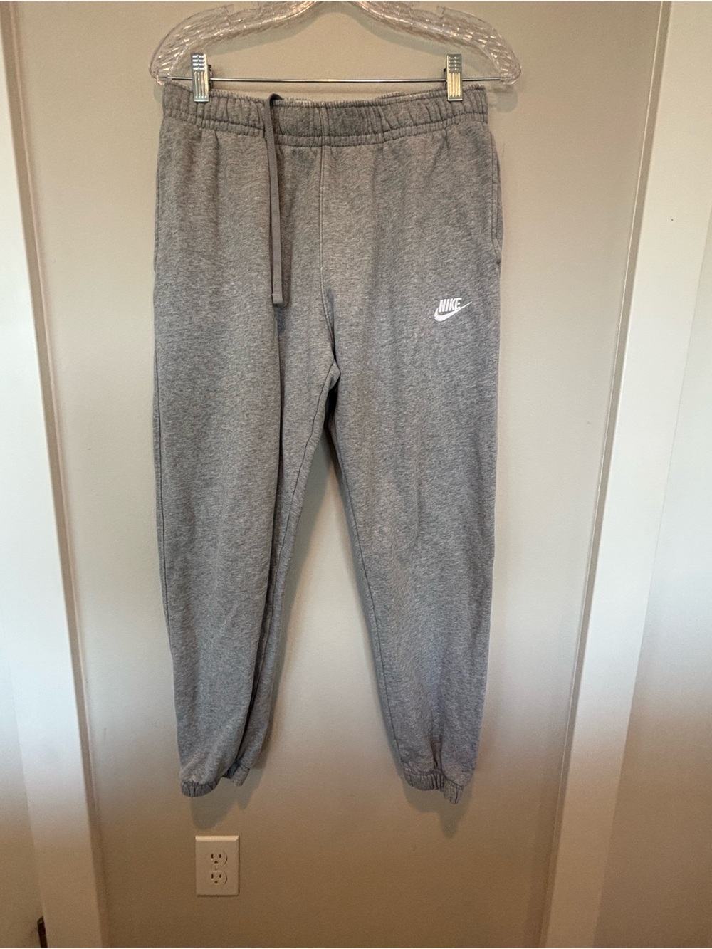 Nike Men's Gray Heather Jogger Sweatpants